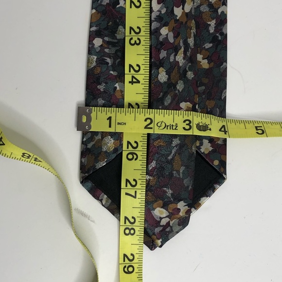 Oscar de la Renta Abstract Dotted Tie - Picture 5 of 6